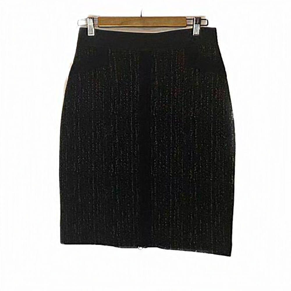 Studio Point- pencil skirt‎ with zippered back. Size small